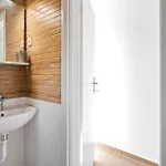 Апартаменты Cozy In With Wifi