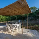 Апартаменты Cozy In With Wifi