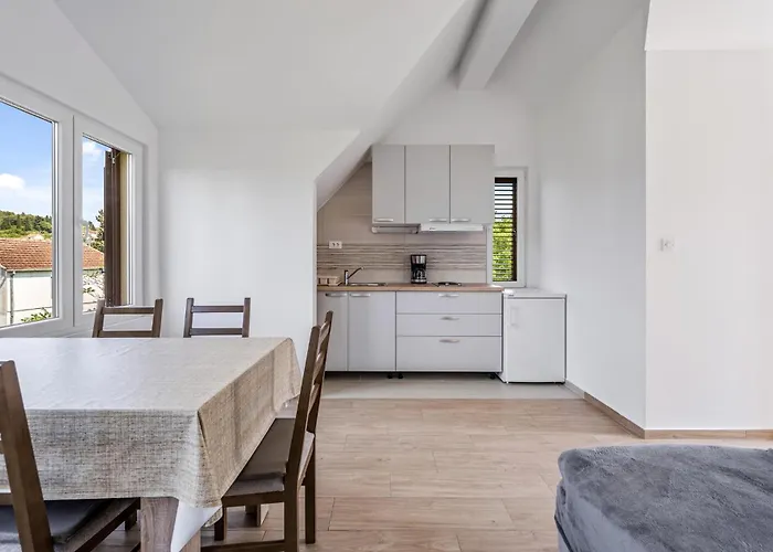 Cozy In With Wifi Appartement Zlarin